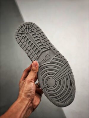 AIR JORDAN 1 MID 'SMOKE GREY'  - immagine 4