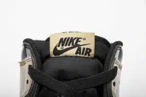  AIR JORDAN 1 RETRO HIGH OG NRG 'GOLD TOP 3' - immagine 5