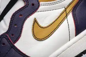 AIR JORDAN RETRO 1 LAKERS  'LA TO CHICAGO' - immagine 4