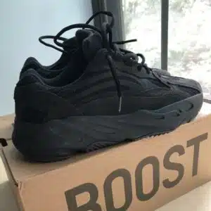 ADIDAS  YEEZY BOOST 700 "VANTA"  - immagine 2