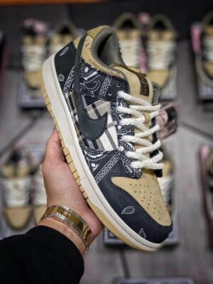  NIKE SB DUNK LOW TRAVIS SCOTT - immagine 2